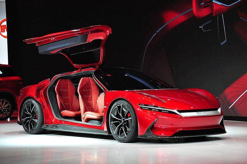 续航700km，476马力，2.9秒破百，与Model S试比高的国产超跑来袭