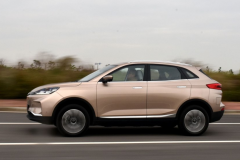 国产新能源厉害了！售价非常亲民，零下30度也能续航100公里