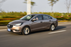 凯越16年来都无人吐槽，新款油耗低至4.6升，堪称三缸机的王者