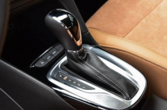 自动挡车有这个隐形功能，4S店员可能没告诉你，你知道吗？