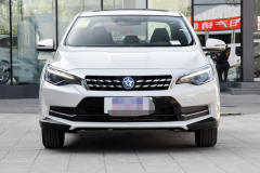 油耗低还便宜，启辰总算造出百姓车，三大件来自日产配1.6引擎