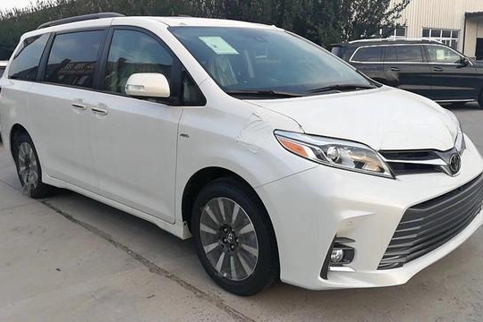 拒绝加价还要排队的埃尔法，平行进口最值的MPV丰田塞纳！