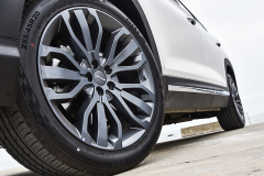 奇瑞又亮黑色SUV，最强1.6T动力不输合BBA，油耗7升售价给力