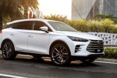 国产SUV的加速王，DM破百才4.6秒，油耗不足2升堪称省油王