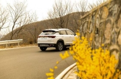 长安CS35PLUS对比荣威RX3，谁才是真正的节能王？