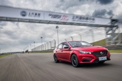 MG Live！China 于F1赛道全球首开