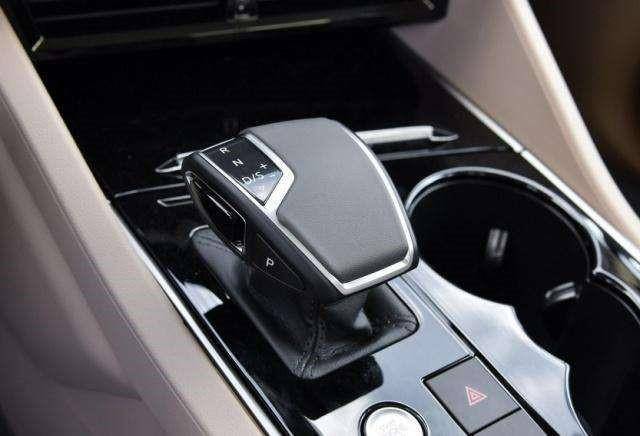 这样开车很伤车！老司机都爱犯这几点错误，你中了几招？