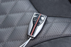 放下官架子，红旗HS5拿出一汽60年诚意！