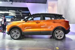 军工品质不输合资，堪称买车送12寸平板，1.5T引擎输出290扭矩