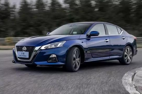 东风日产第七代天籁的内燃机发展史，堪比漫威的复仇者联盟？