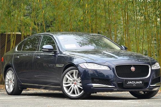 这豪车跟5系同级，原价37万多，一降就是7万多，为何还卖不动