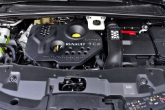 又倒下一款豪华MPV！座椅堪比日产，高速比德系稳，几乎无噪音