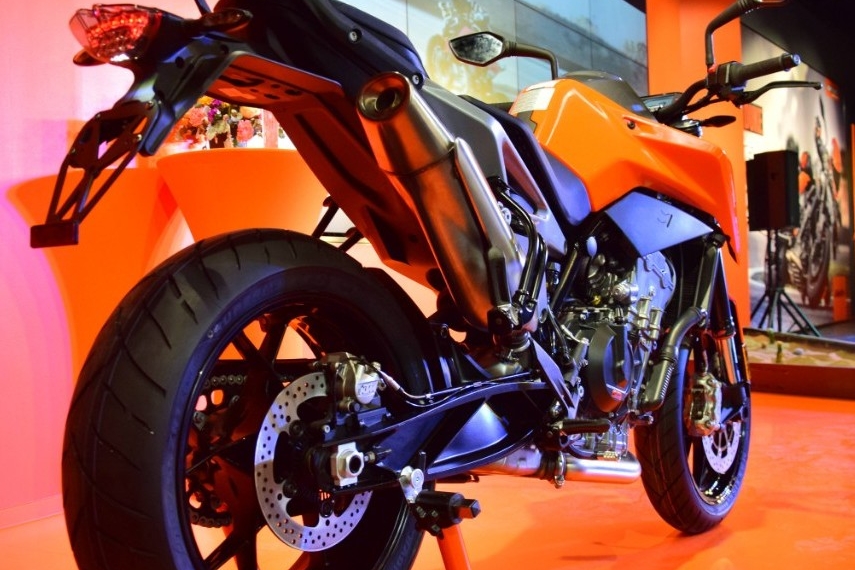 赛道化的性能街车，KTM 790DUKE实车视频展示