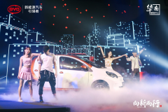 加速5.9秒，续航305公里，6万起售！比亚迪e1和欧拉R1谁更得女人心