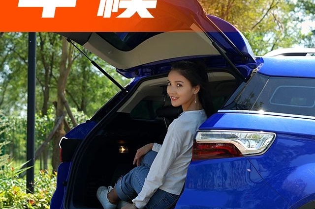 甜美“邻家女孩”的低趴诱惑，等你来“撩”！