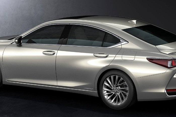 从不轻易降价，却月销过万，这款进口豪车凭啥有这么多追随者？