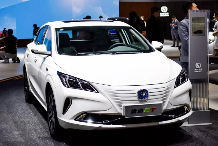 长安逸动ET补贴后卖13.29万起，综合续航里程405km