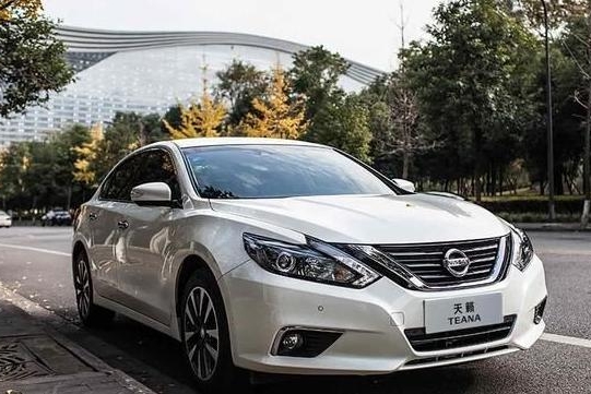 曾是B级车王者，如今成了日系三巨头里最惨的一个！