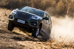 20万出头，买采埃孚8AT的硬派越野哈弗H9真划算