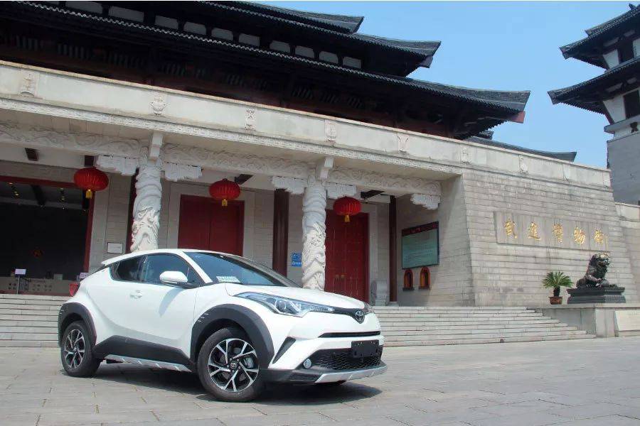 试驾丰田C-HR，热效率高达40%的2.0L发动机匹配CVT变速箱表现如何？