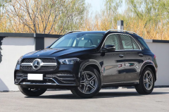 全新奔驰GLE身宽体大优势不小，网友：这次宝马X5吓到了