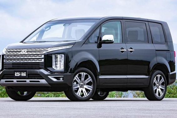 这MPV真牛！双侧滑门，帕杰罗底盘+超选四驱，越野强过SUV