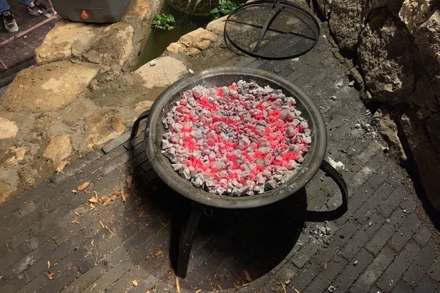 周六，烧烤会儿，这碳的火候太好了。