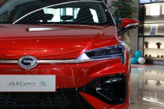 国产车爱起英文名，合资车却都有中文名！