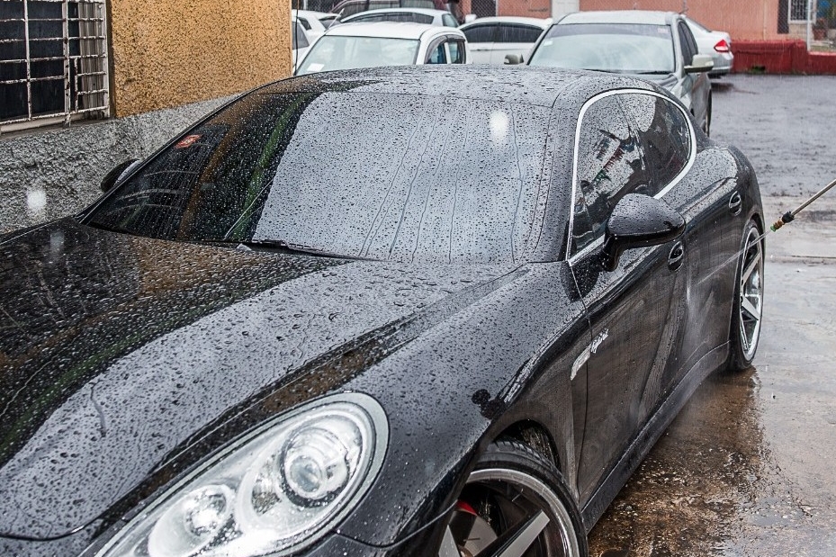 这是我见过最“潇洒”的车主，豪车都自愧不如