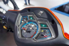 堪称代步利器，油耗仅1.4升比电动车耐用，售价亲民配四冲程引擎