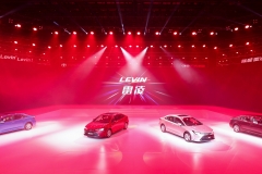 紧盯年销500万辆中级车市 全新换代雷凌智能升级起售价下调4000元