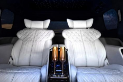 堪称陆地游艇MPV，别克终于把GL8升级了，比头等舱还奢华