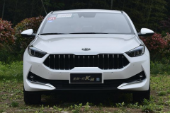 起亚终于火了！全新K3真心漂亮，油耗5升配1.4T引擎