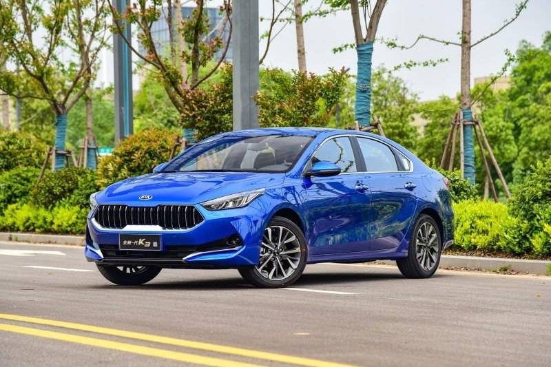 起亚K3新款上市9.88万起，1.5L发动机加CVT变速箱表现如何？