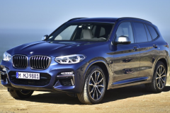 宝马着急了，全新SUV碾压奥迪Q3，3.0T引擎标配四驱，奥迪有压力