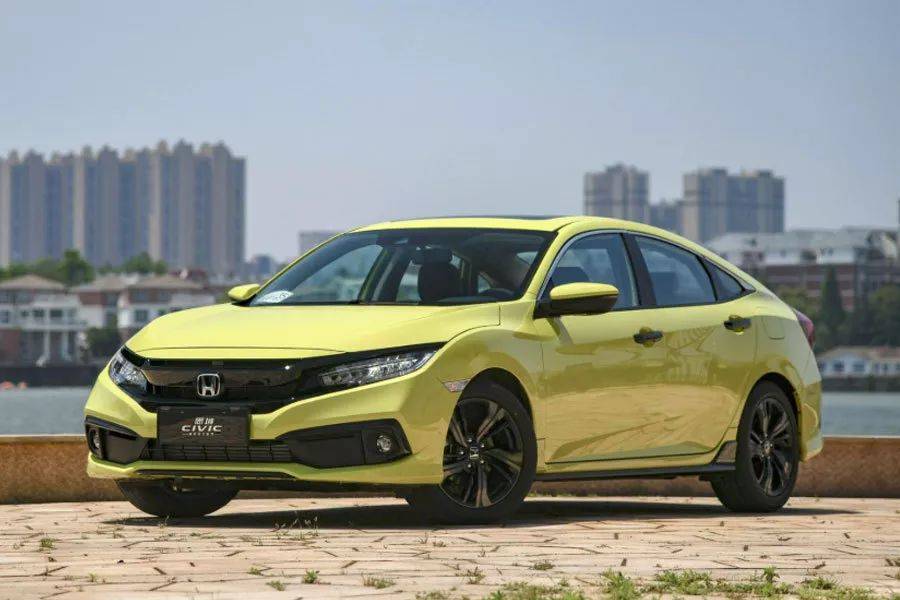 热门合资紧凑型轿车比拼，新款本田思域和全新丰田雷凌买谁更值？