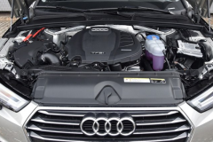 奥迪总算退一步了，甩出白菜价匹敌宝马3系，2.0T引擎才5.8升油耗