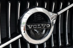 S90一口气降4万为何卖不动？车主：保养和配件的太贵了