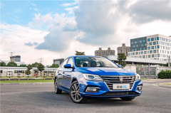 小白购车看过来：首入家轿荣威i5比帝豪更称心！