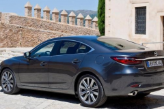 特兹要面临淘汰了，新车真心比宝马8系还拉风，油耗降至4升