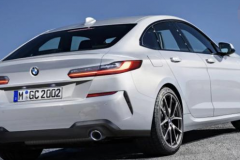 宝马终于发力了，改款后的2系直怼奥迪A3，4秒破百堪称小钢炮