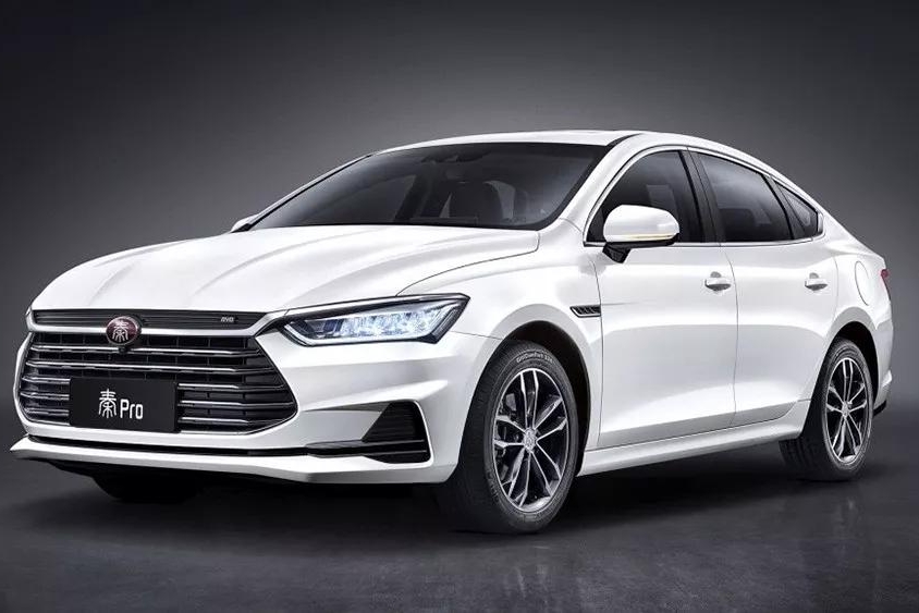 比亚迪发布了一组全新车型预告图，贯穿式尾灯不见了！