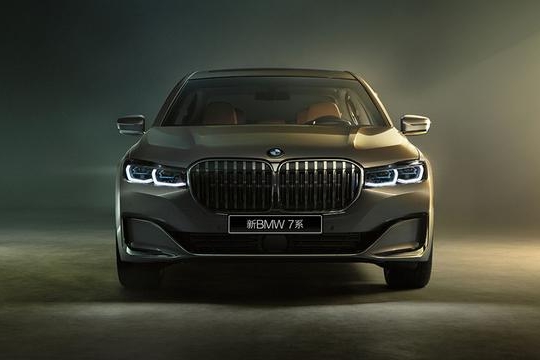 路咖与车：新BMW 7系解析 哪款最值得购买