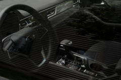 江淮三厢轿车内饰谍照曝光：科技感十足，或搭载10英寸中控屏