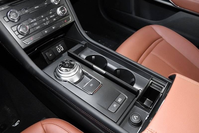 21万不用盯着亚洲龙，这款空间更大的B+级轿车 优势也不少？