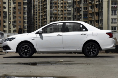 这才叫百姓家轿，4万多起神车才4.5升油耗，保养低廉小毛病少