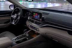 日产最帅家轿终于来了，燃油性低至6升，2.0T压榨380牛米