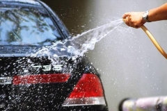 汽车容易长“皱纹”？可能是洗车的姿势不对！