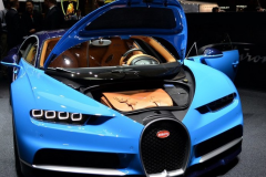 浅析W16发动机，布加迪2.5秒破百的灵魂！