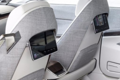 凯迪拉克彻底发怒了，车长5米3，4.3秒破百，和保时捷有一拼